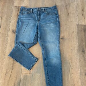 Universal Thread Light Blue Denim Jeans